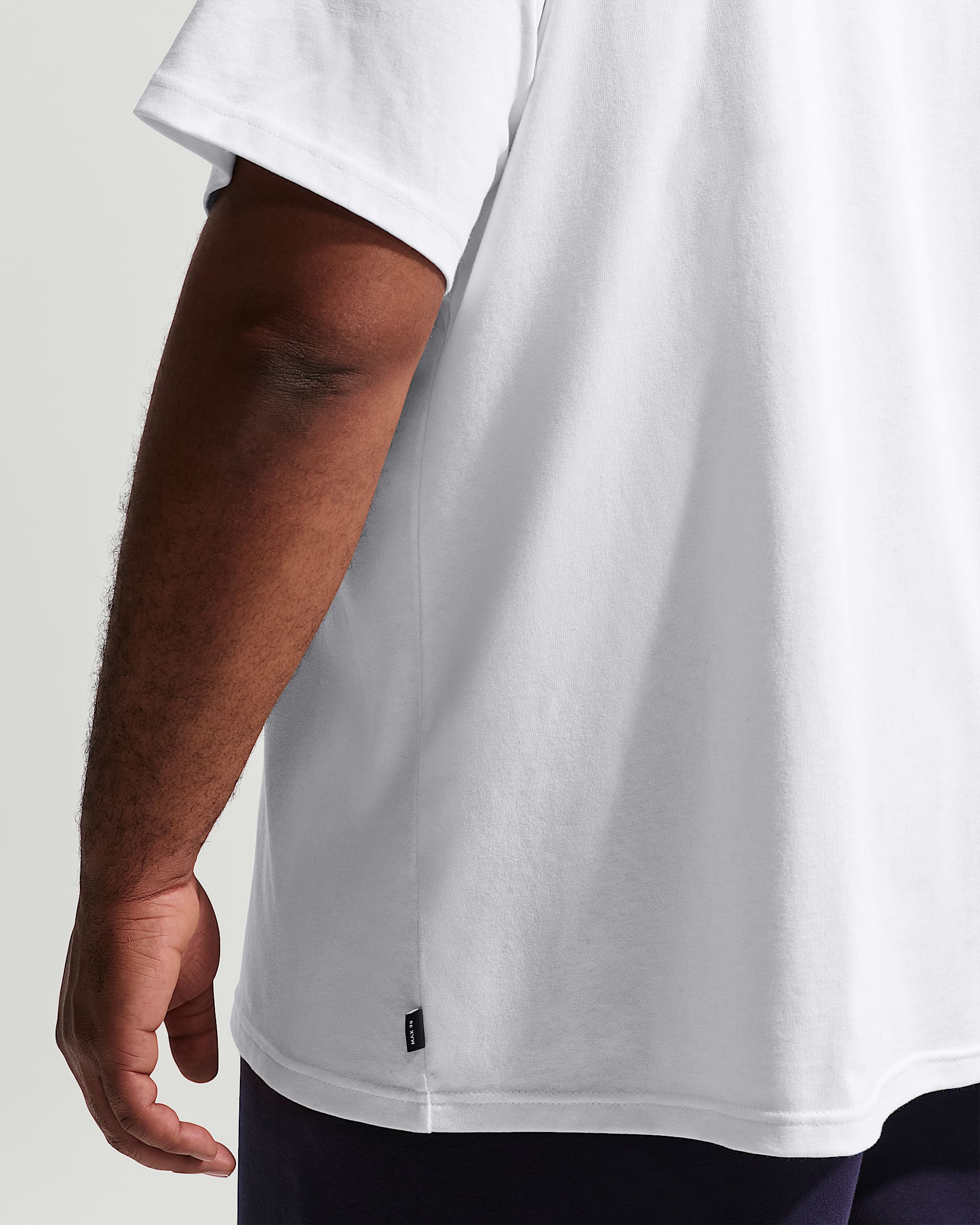 Nike Sportswear Premium Essentials Erkek Tişörtü - Beyaz