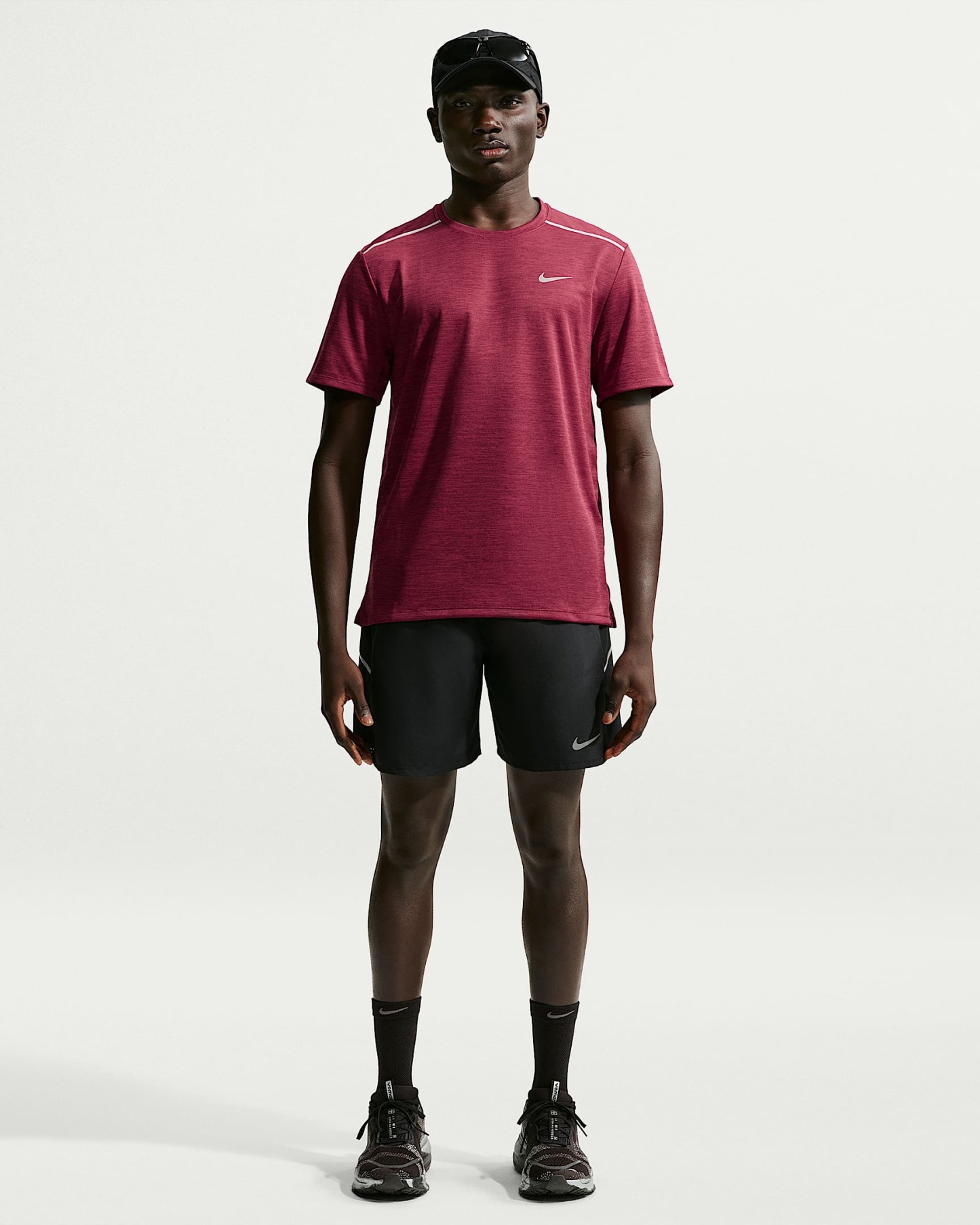 Nike Miler Dri-FIT Kısa Kollu Erkek Koşu Üstü - Tough Red/Mystic Dates/Heather