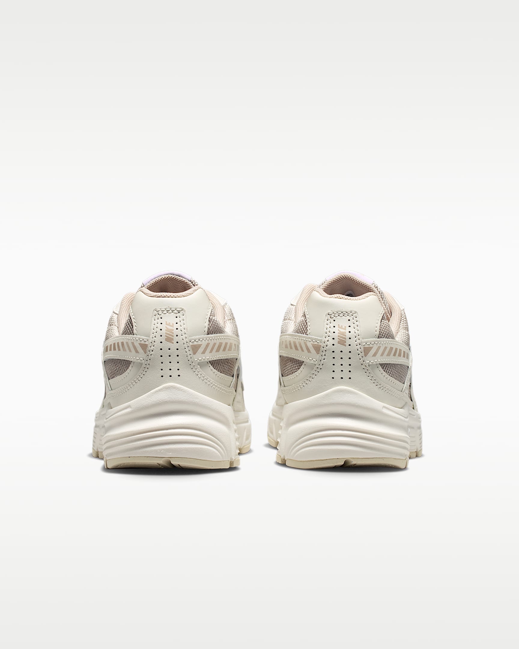 Nike Initiator Kadın Ayakkabısı - Sail/Cream II/Beyaz