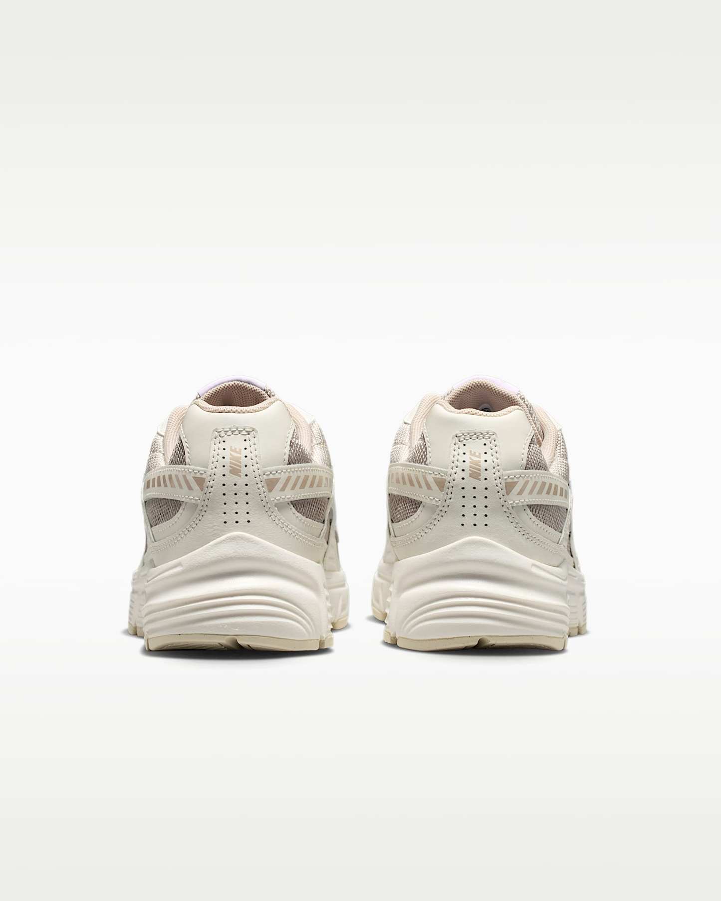 Nike Initiator Kadın Ayakkabısı - Sail/Cream II/Beyaz