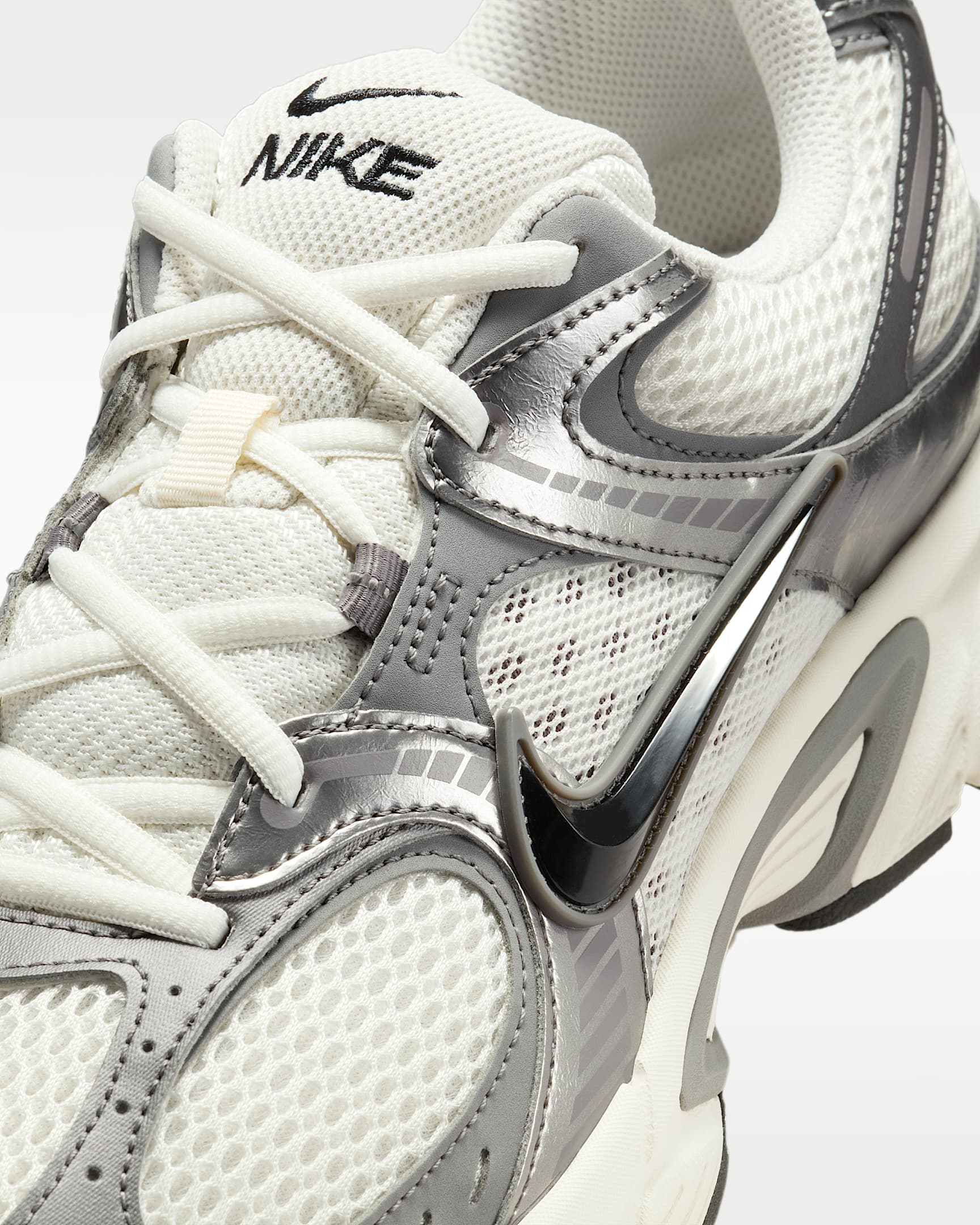 Nike V5 RNR Erkek Ayakkabısı - Phantom/Pencil Point/Siyah