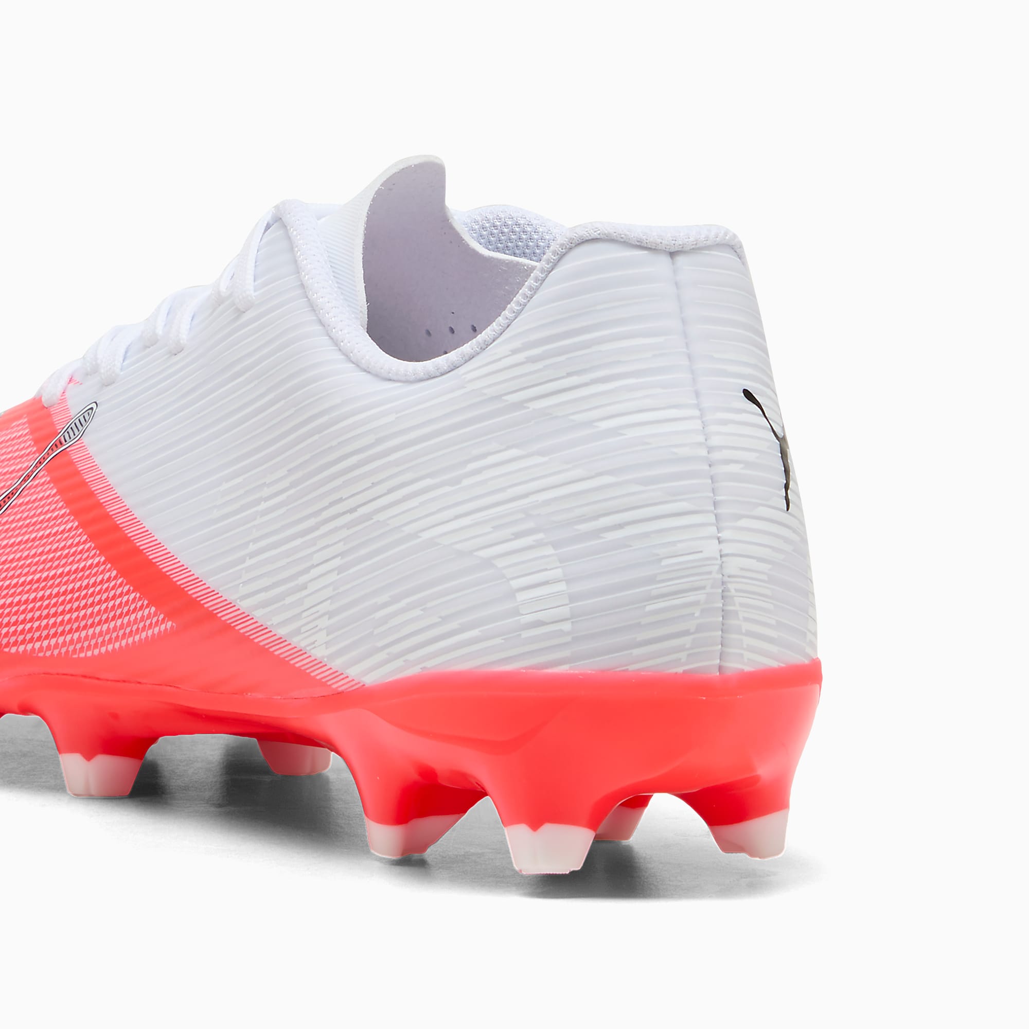 ULTRA 7 PLAY FG/AG UNISEX Krampon - Ultra Red-PUMA Black-PUMA White - 109146_01 - Görsel 3