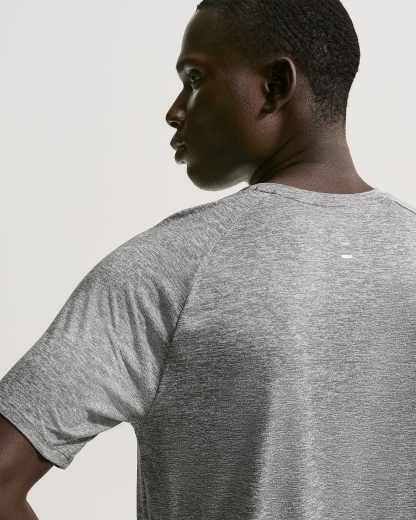 Nike Stride Dri-FIT ADV Kısa Kollu Erkek Koşu Üstü - Smoke Grey/Heather