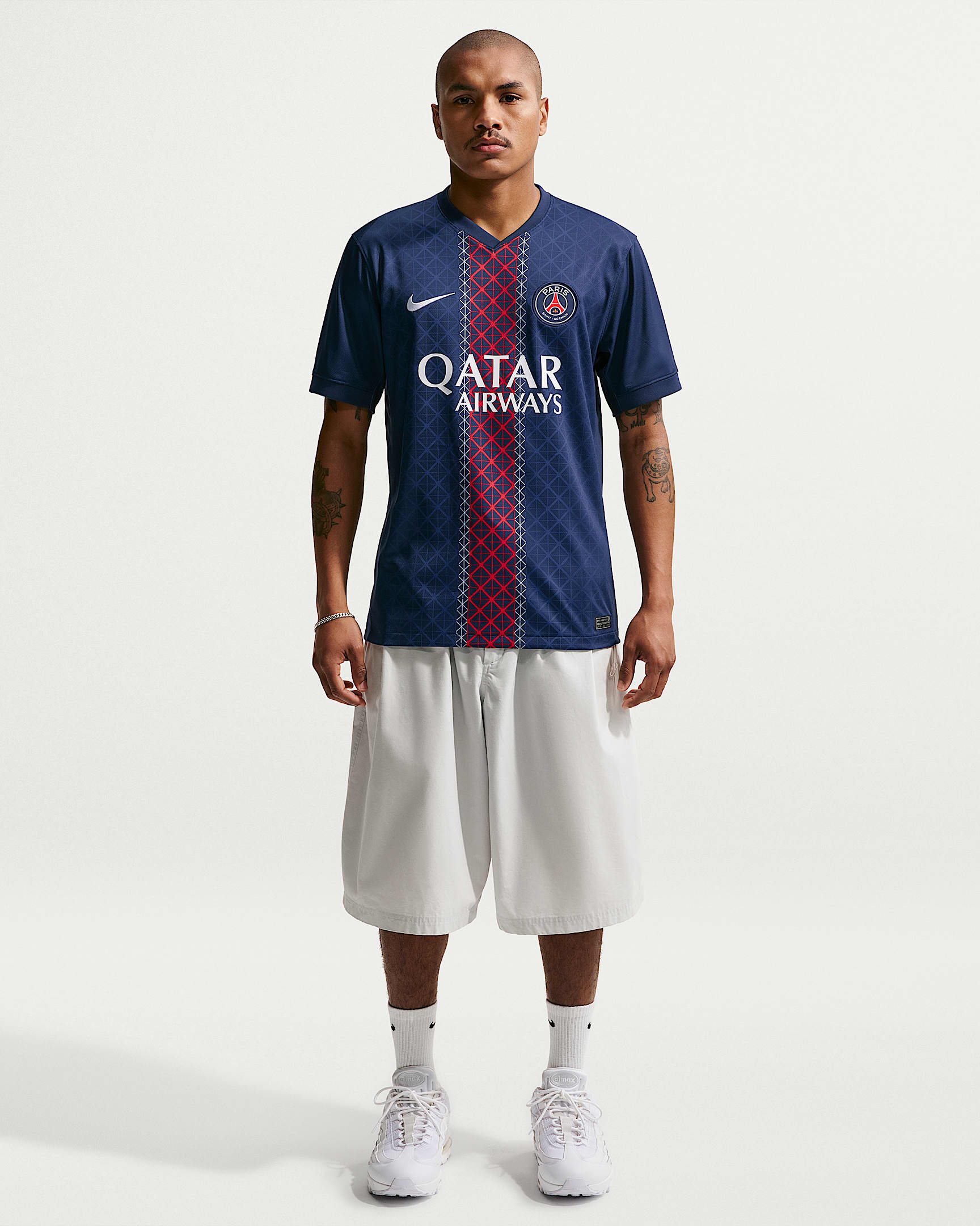 Paris Saint-Germain 2025/26 Stadyum İç Saha Nike Dri-FIT Erkek Futbol Taraftar Forması - Midnight Navy/Midnight Navy/Beyaz