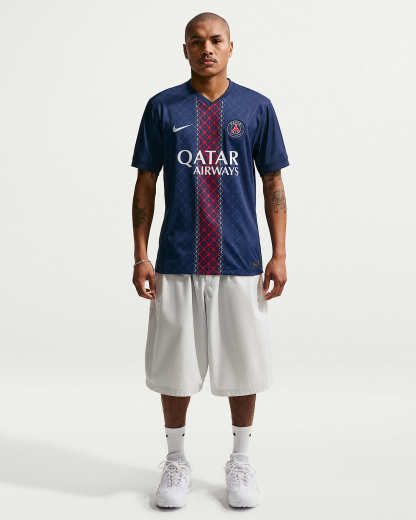 Paris Saint-Germain 2025/26 Stadyum İç Saha Nike Dri-FIT Erkek Futbol Taraftar Forması - Midnight Navy/Midnight Navy/Beyaz
