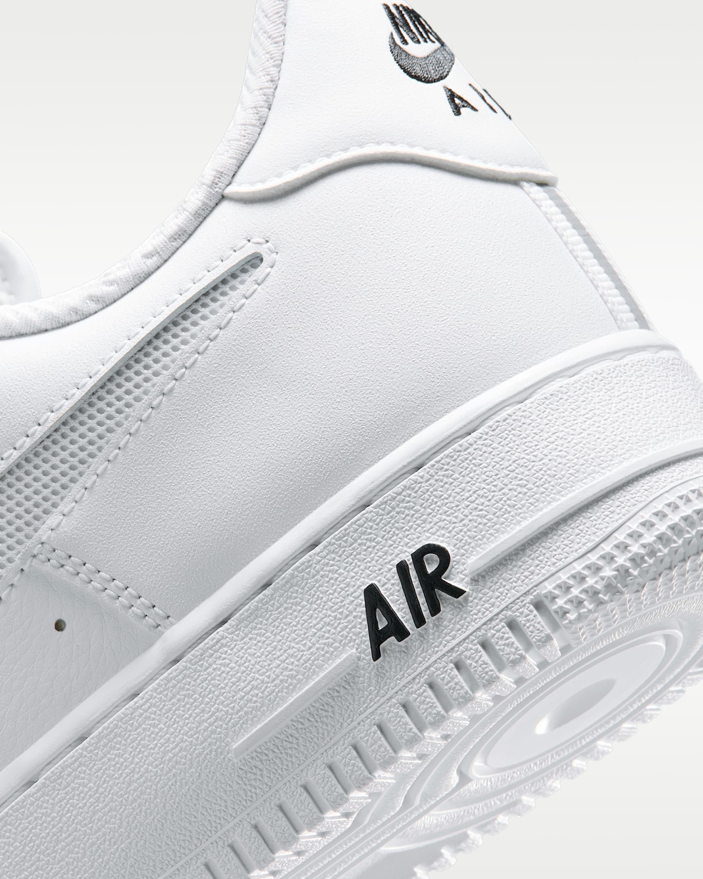 Nike Air Force 1 '07 LV8 Erkek Ayakkabısı - Beyaz/Siyah/Reflect Silver
