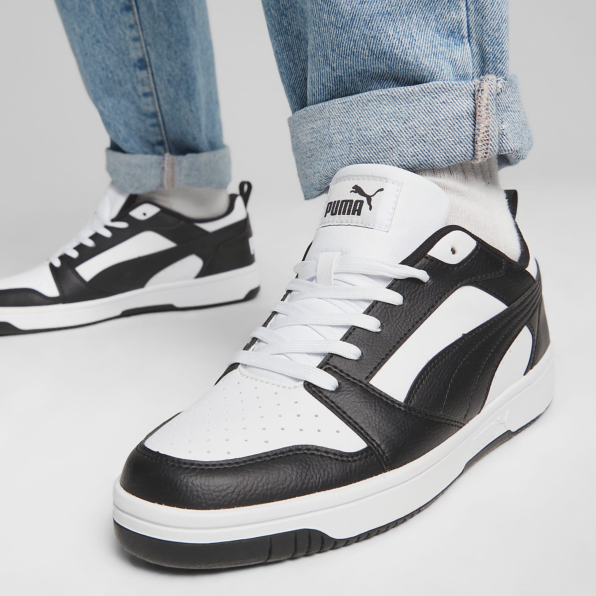 Rebound V6 Low UNISEX Ayakkabı - Puma White-Puma Black-Puma White - 406388_01 - Görsel 2
