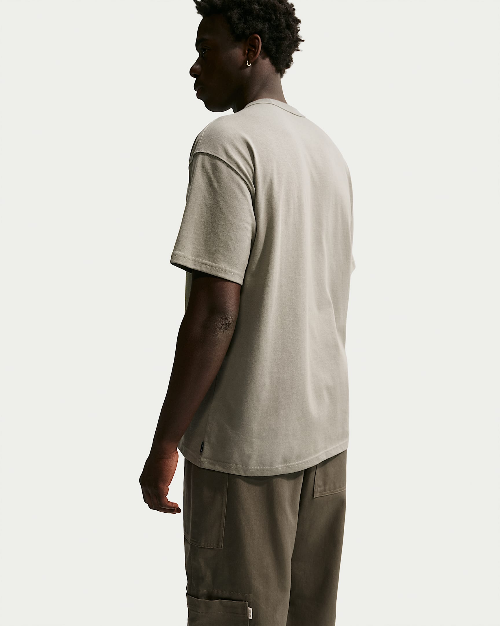 Nike Sportswear Premium Essentials Erkek Tişörtü - Light Army