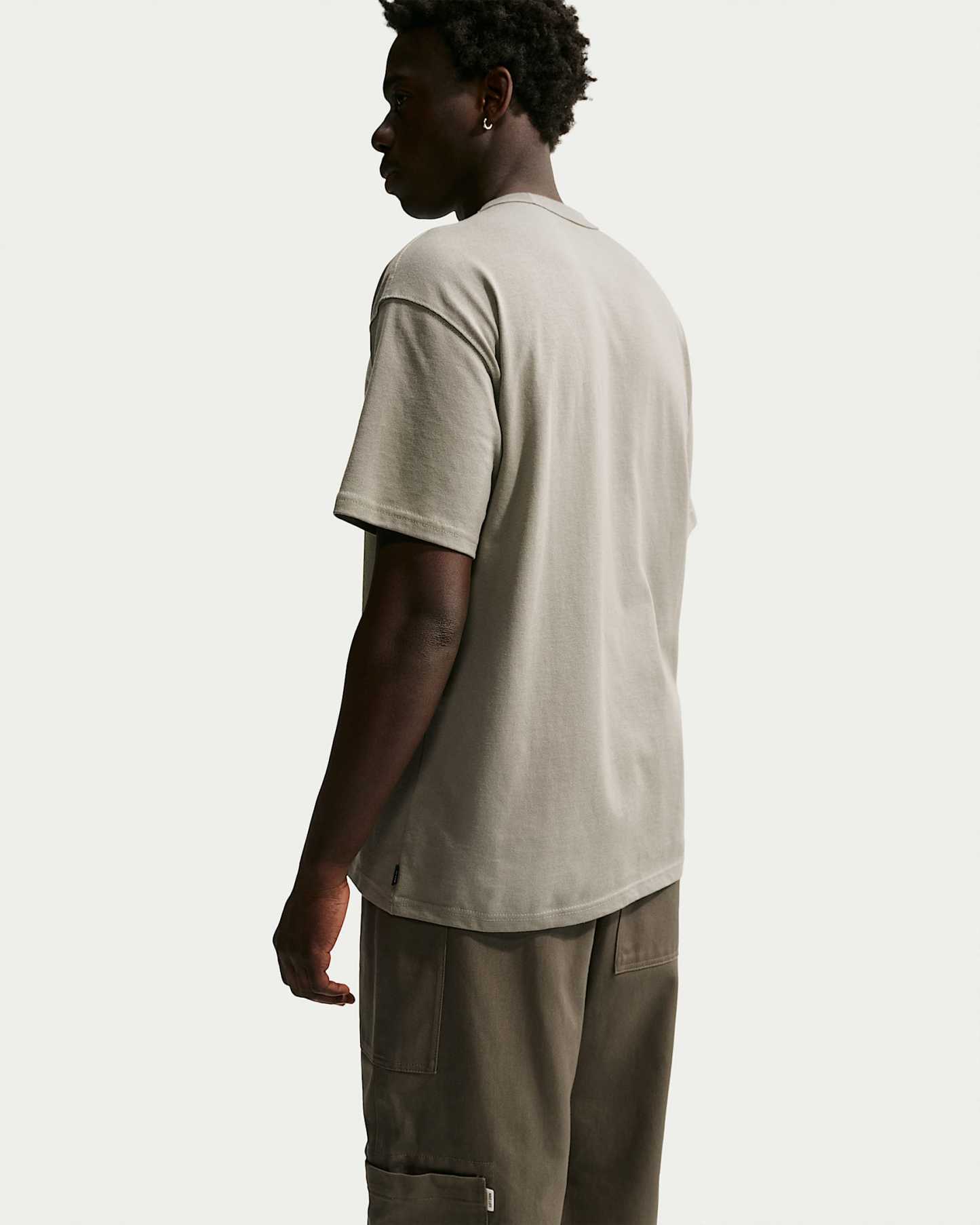 Nike Sportswear Premium Essentials Erkek Tişörtü - Light Army