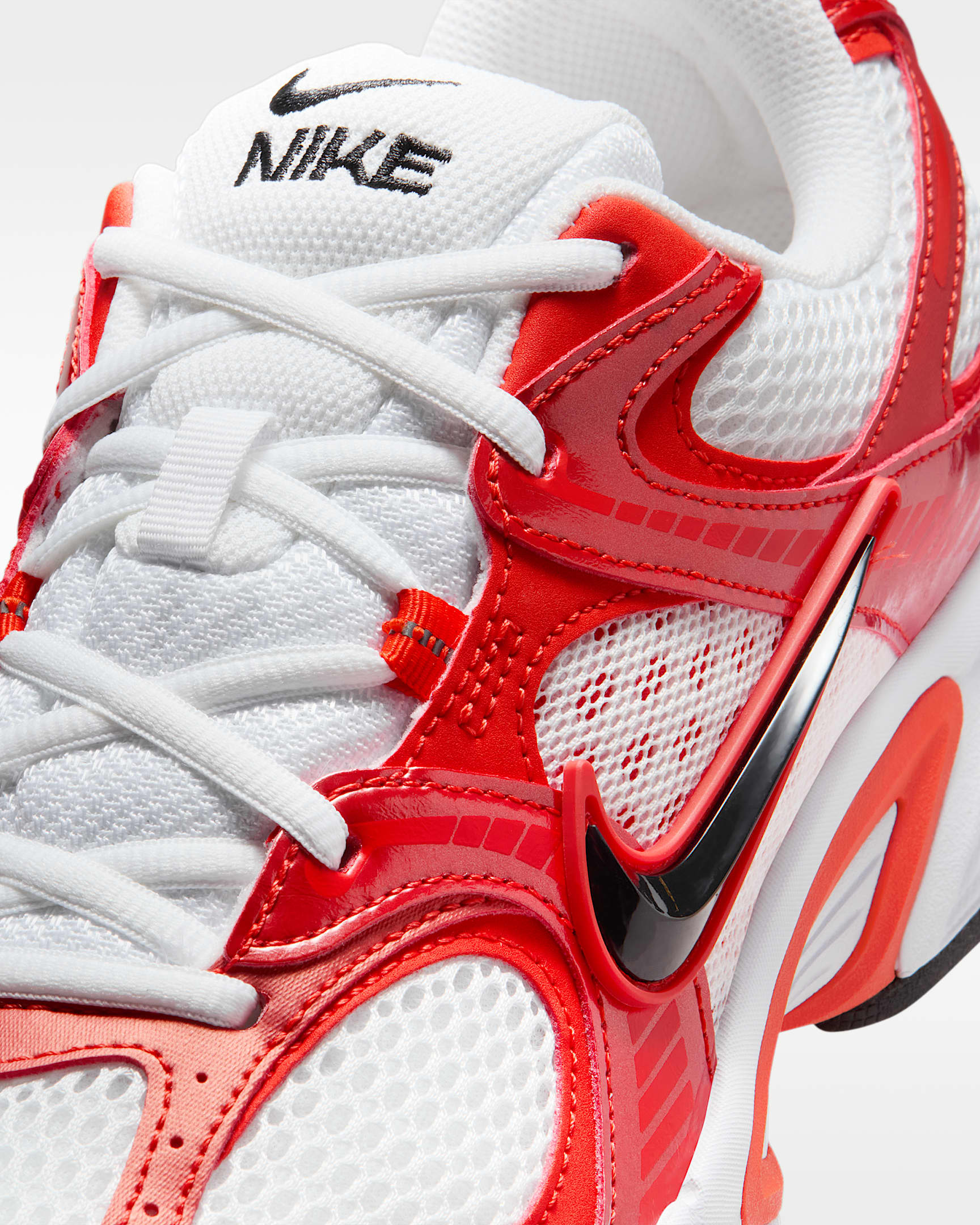 Nike V5 RNR Erkek Ayakkabısı - Beyaz/Picante Red/Siyah