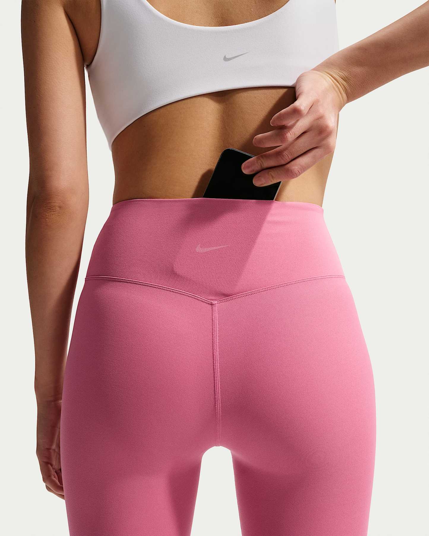 Nike Zenvy Yüksek Belli 20 cm Kadın Bisiklet Şortu - Peony/Beyaz