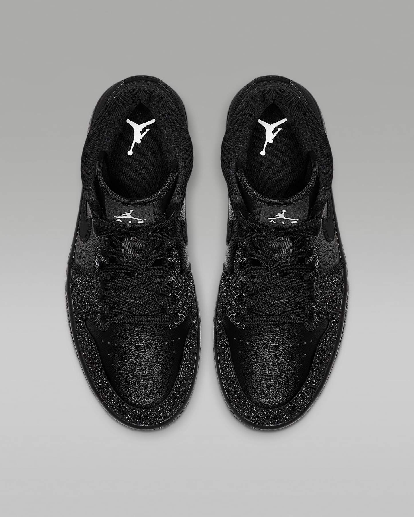 Air Jordan 1 Mid Kadın Ayakkabısı - Siyah/Beyaz/Phantom