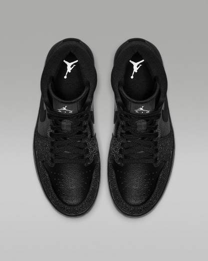 Air Jordan 1 Mid Kadın Ayakkabısı - Siyah/Beyaz/Phantom