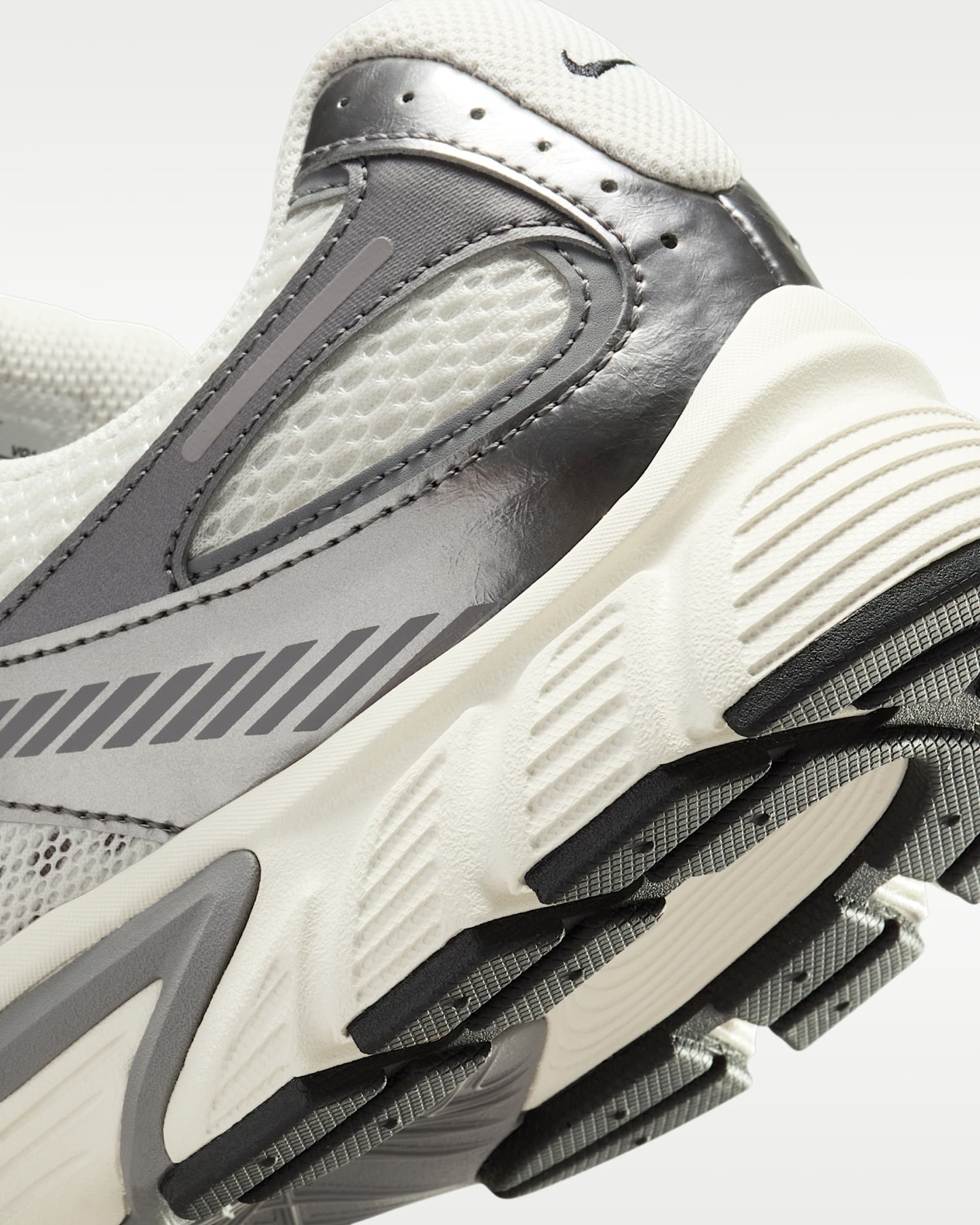 Nike V5 RNR Erkek Ayakkabısı - Phantom/Pencil Point/Siyah