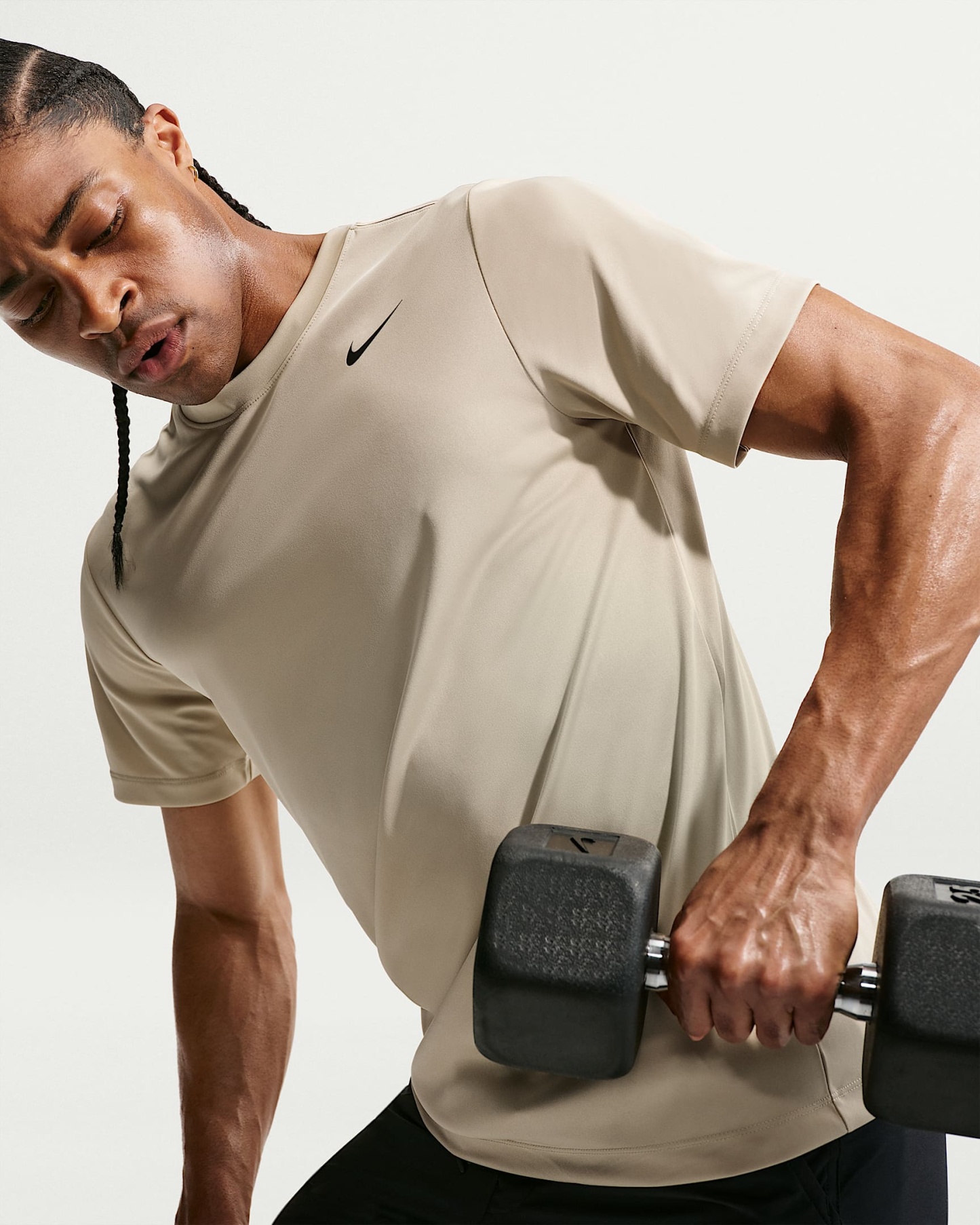 Nike Dri-FIT Erkek Antrenman Tişörtü - Desert Khaki/Siyah