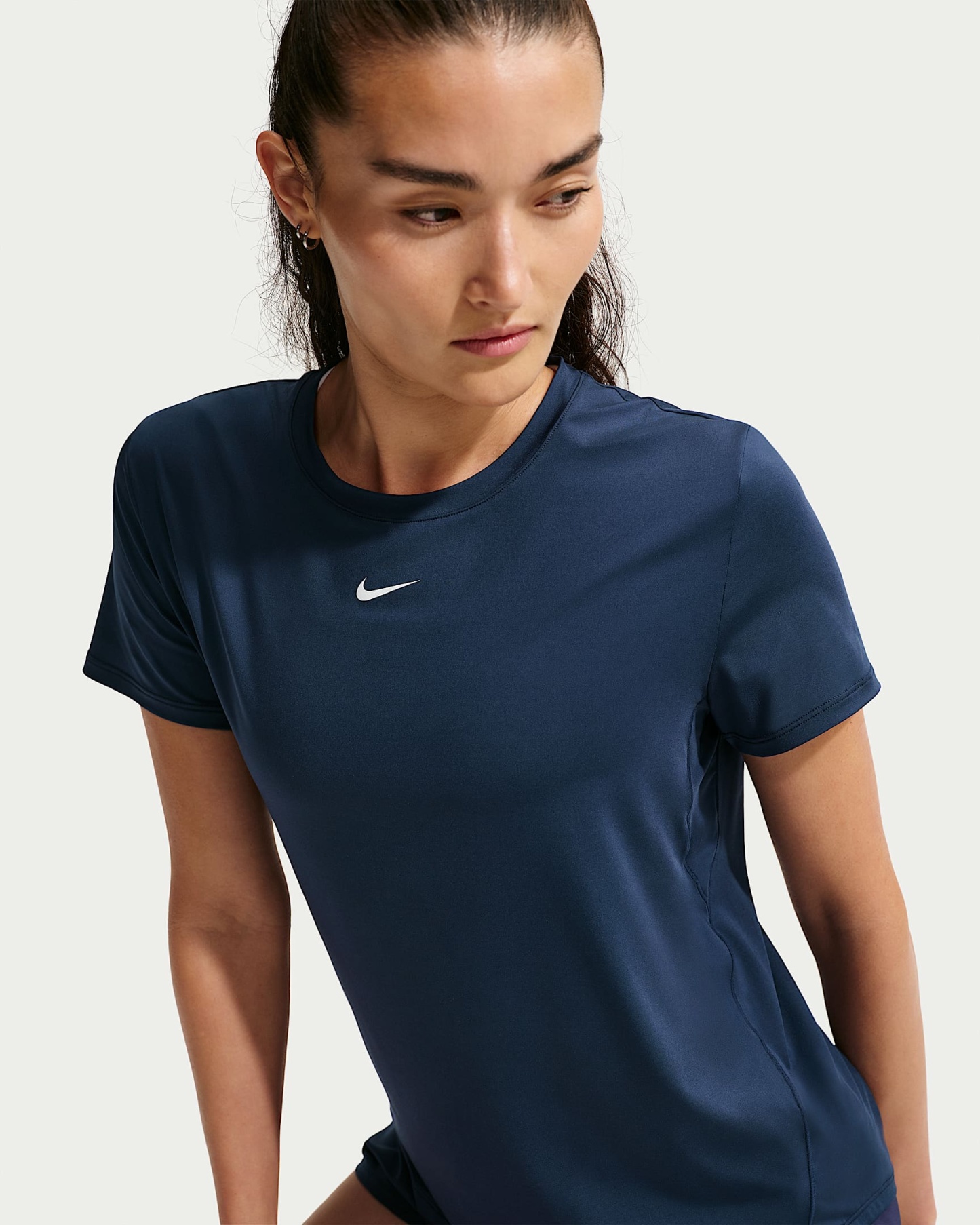 Nike One Classic Dri-FIT Kısa Kollu Kadın Üstü - Midnight Navy/Beyaz