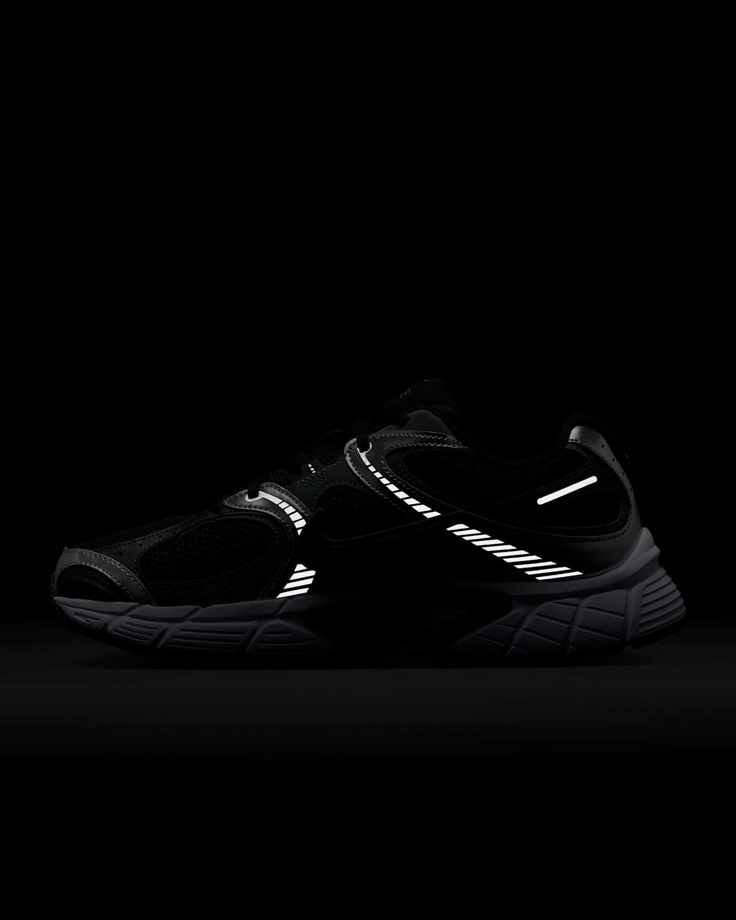 Nike V5 RNR Erkek Ayakkabısı - Siyah/Anthracite/Smoke Grey/Siyah