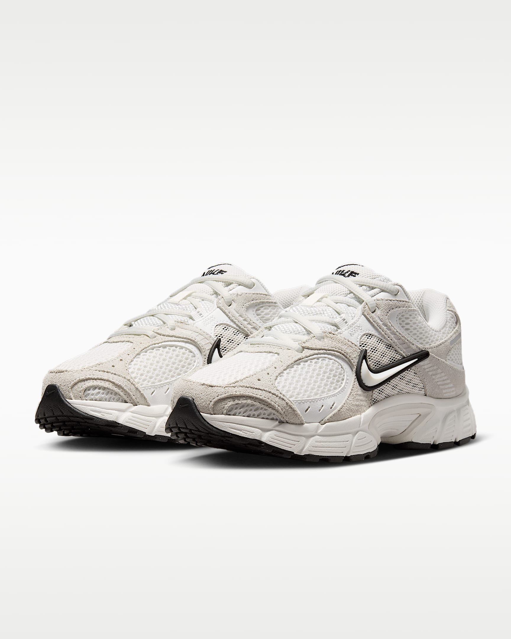 Nike V5 RNR Suede Kadın Ayakkabısı - Summit White/Photon Dust/Summit White
