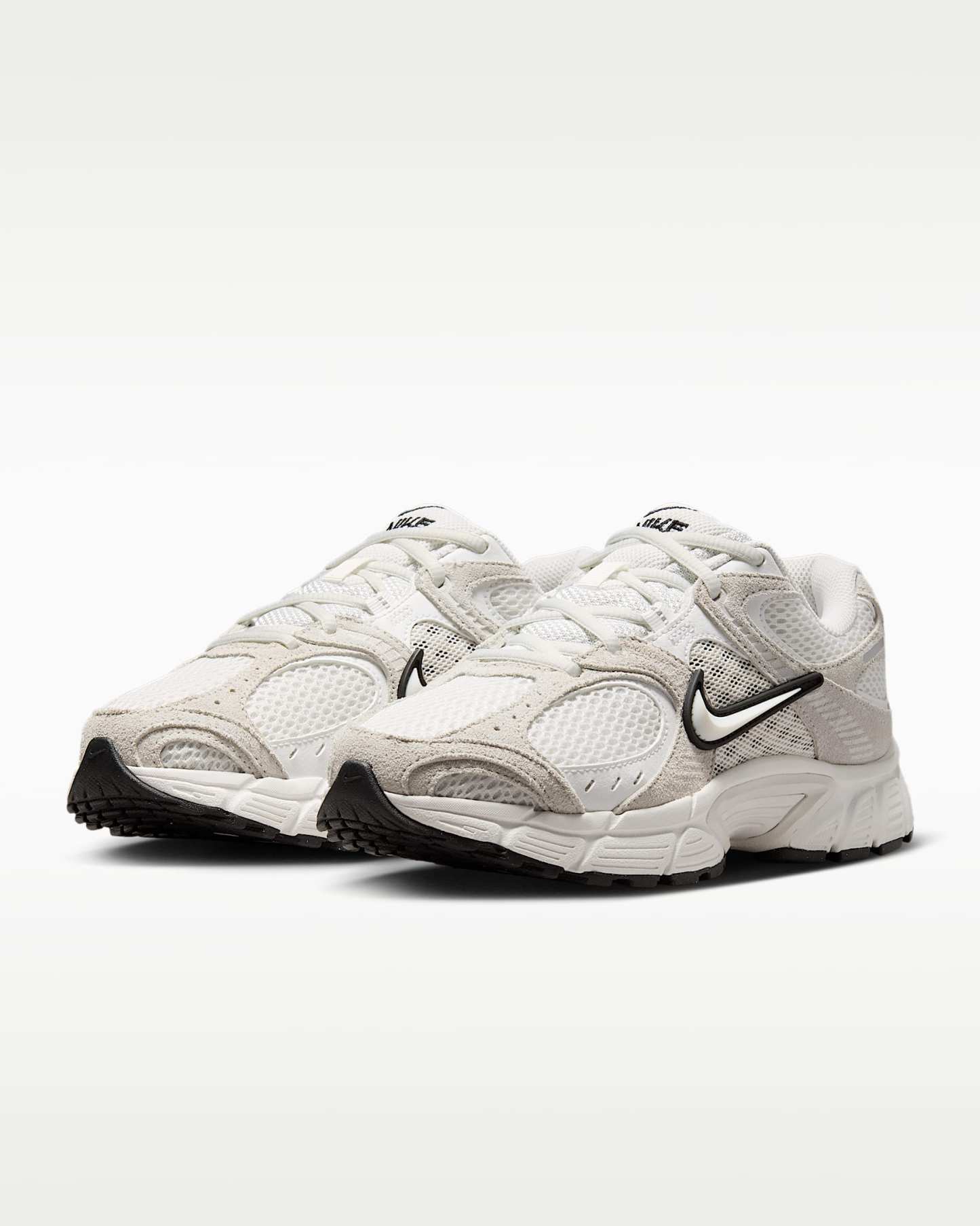 Nike V5 RNR Suede Kadın Ayakkabısı - Summit White/Photon Dust/Summit White