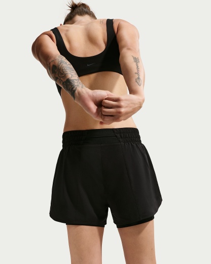 Nike One Dri-FIT Yüksek Belli 8 cm 2'si 1 Arada Kadın Şortu - Siyah/Beyaz