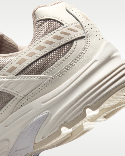 Nike Initiator Kadın Ayakkabısı - Sail/Cream II/Beyaz