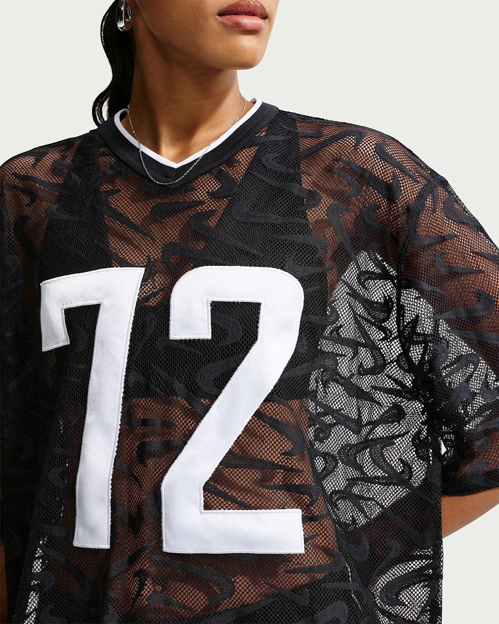 Nike Sportswear Chill Lace Bol Kesimli Kadın Forması - Siyah/Beyaz/Beyaz