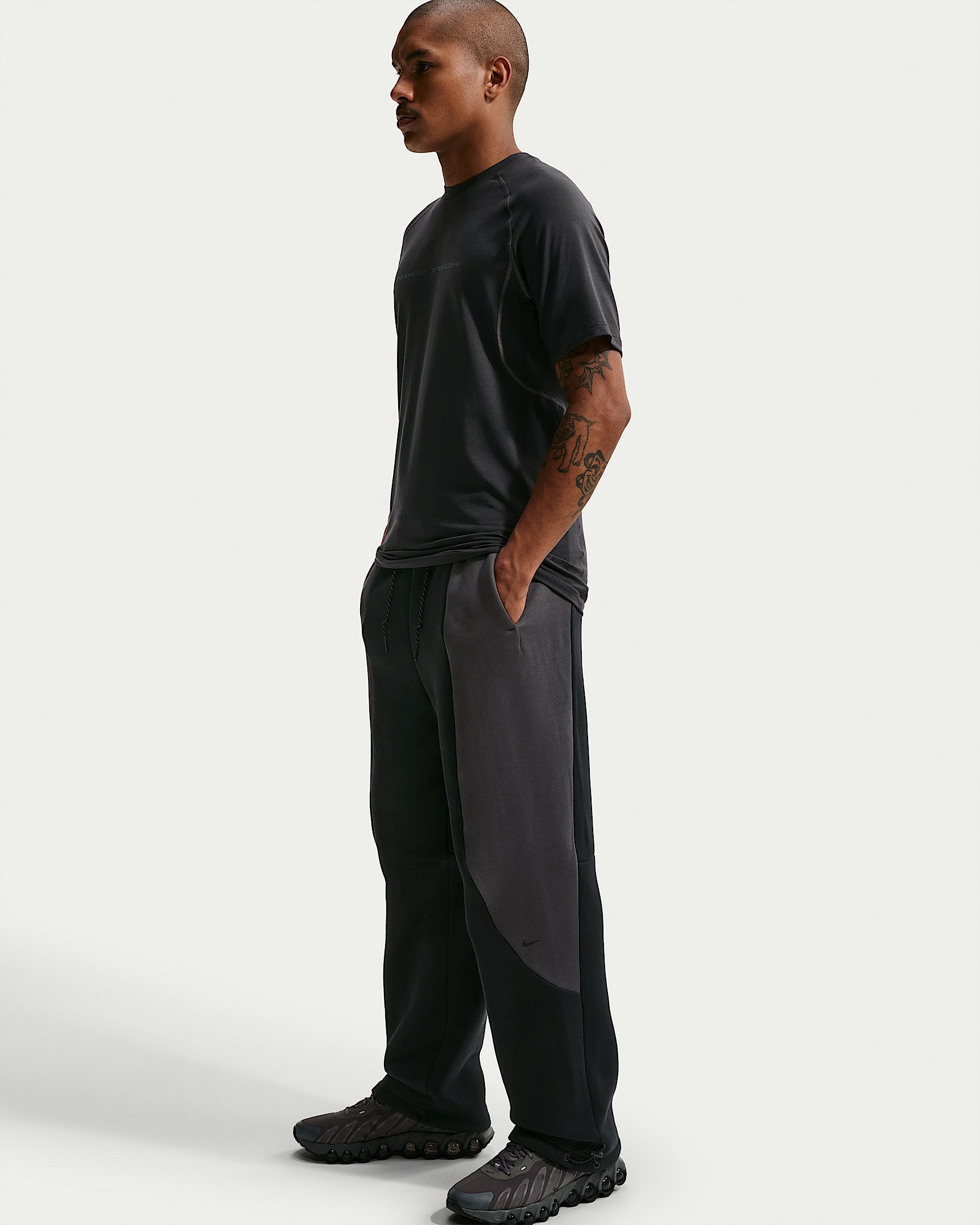 Nike Tech Renk Bloklu Açık Paçalı Fleece Erkek Eşofman Altı - Siyah/Anthracite/Siyah