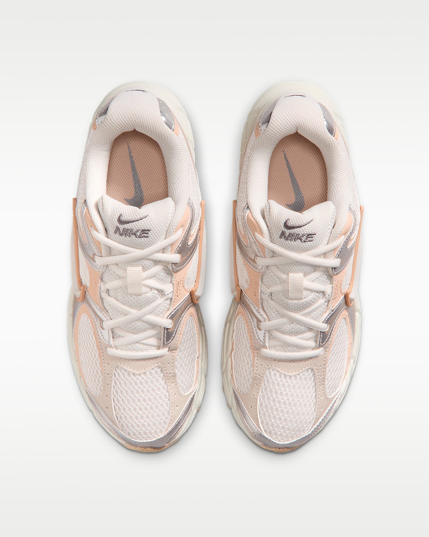 Nike V5 RNR Yansıtıcı Tasarım Vurgulu Kadın Ayakkabısı - Phantom/Chalk/Shimmer/Phantom