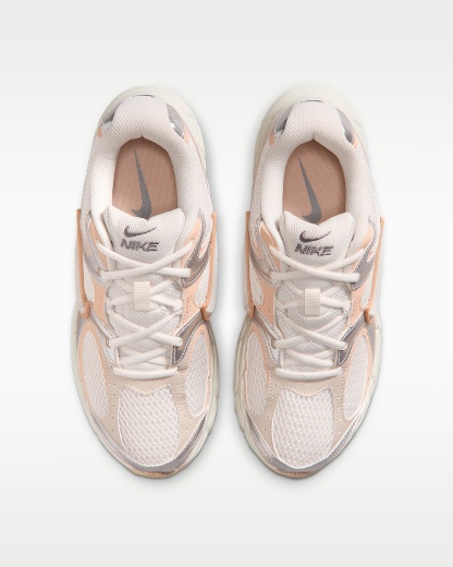 Nike V5 RNR Yansıtıcı Tasarım Vurgulu Kadın Ayakkabısı - Phantom/Chalk/Shimmer/Phantom