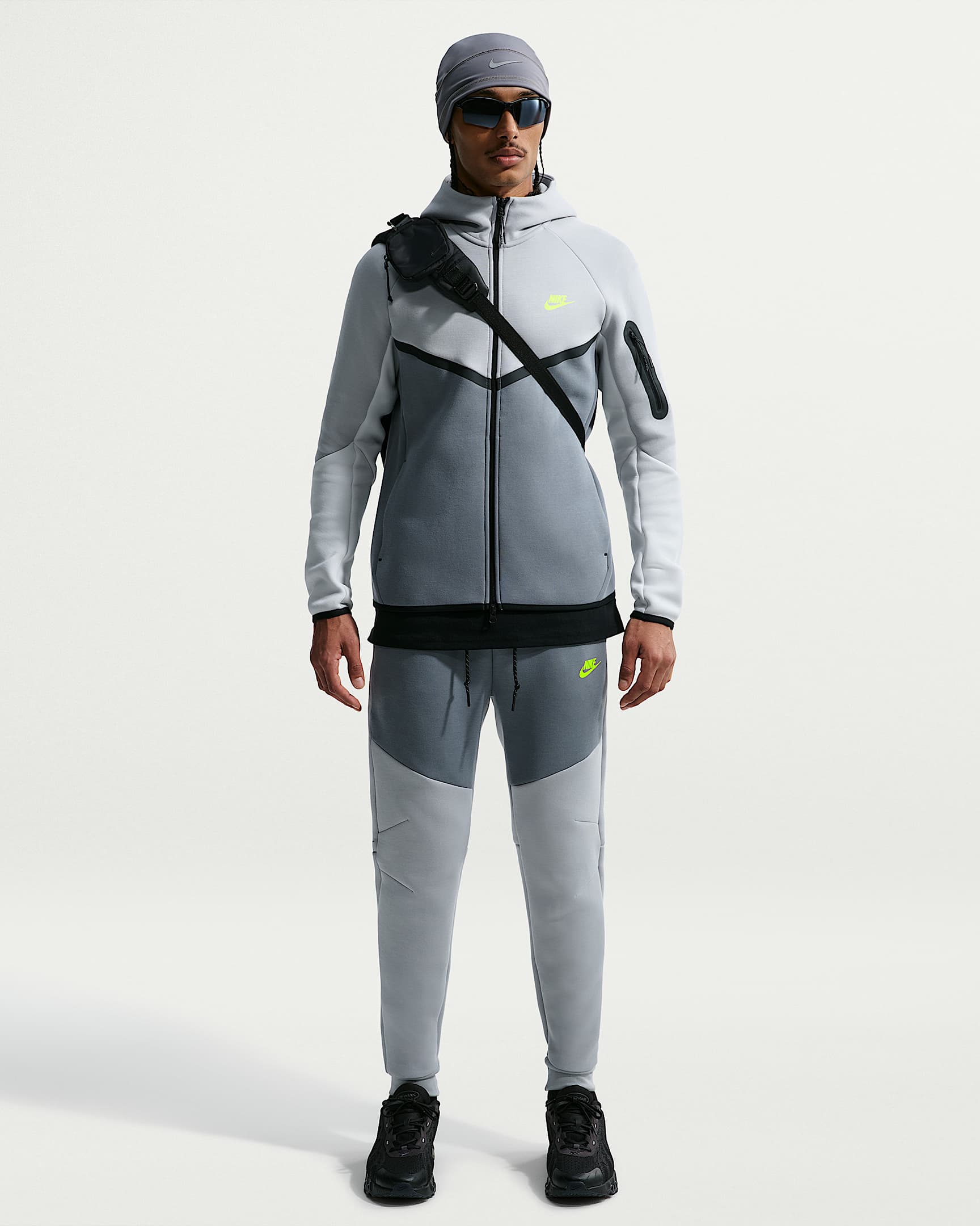Nike Tech Fleece Erkek Jogger'ı - Light Smoke Grey/Cool Grey/Volt