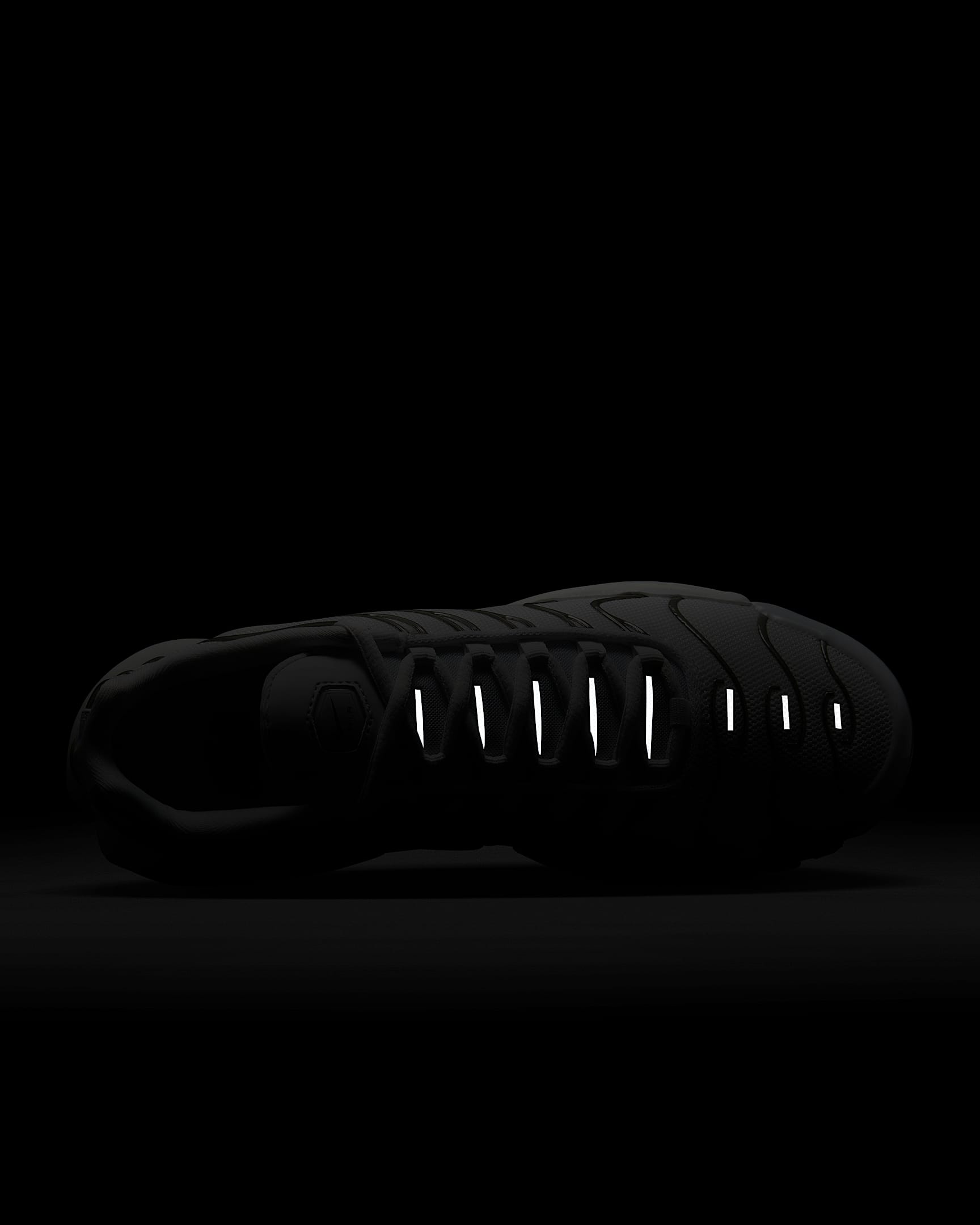 Nike Air Max Plus SE Kadın Ayakkabısı - Beyaz/Pure Platinum/Siyah