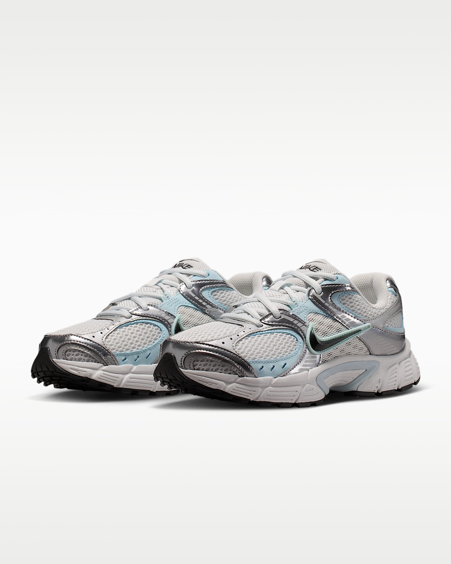 Nike V5 RNR Yansıtıcı Tasarım Vurgulu Kadın Ayakkabısı - Grey Fog/Off White/Glacier Blue/Anthracite