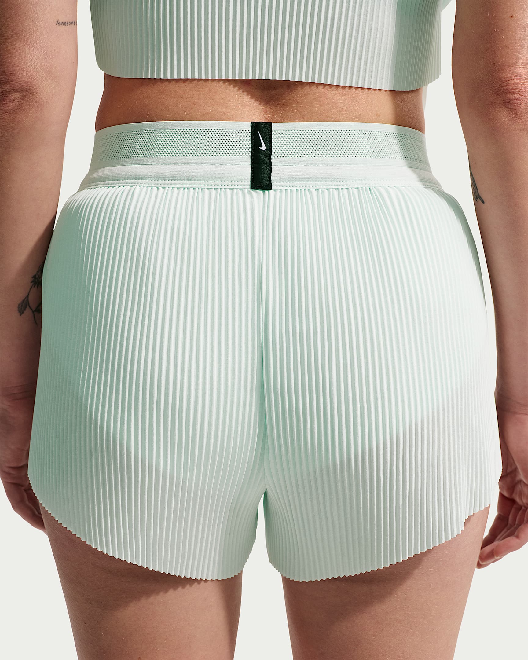 Nike AeroSwift Dri-FIT ADV Normal Belli 8 cm Slip Astarlı Kadın Koşu Şortu - Barely Green/Siyah