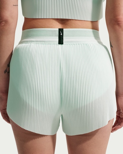 Nike AeroSwift Dri-FIT ADV Normal Belli 8 cm Slip Astarlı Kadın Koşu Şortu - Barely Green/Siyah