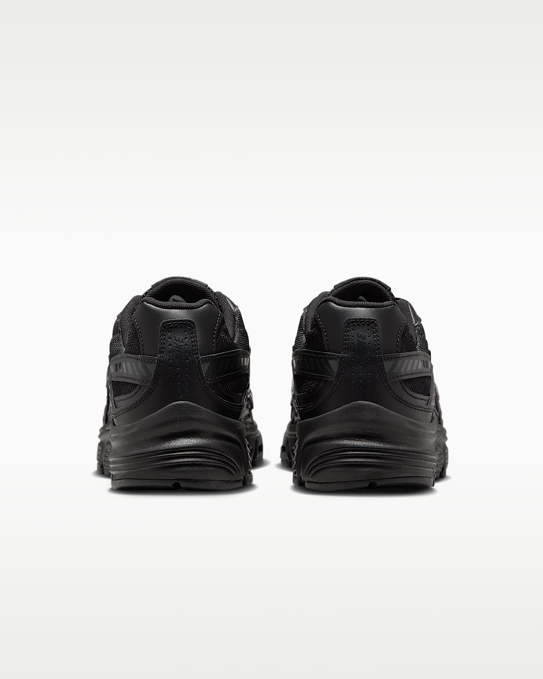 Nike Initiator Kadın Ayakkabısı - Siyah/Dark Smoke Grey