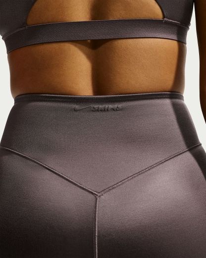 NikeSKIMS Satin Shine Yüksek Belli Dikişsiz 66 cm Kadın Taytı - NSKM Resin/NSKM Resin