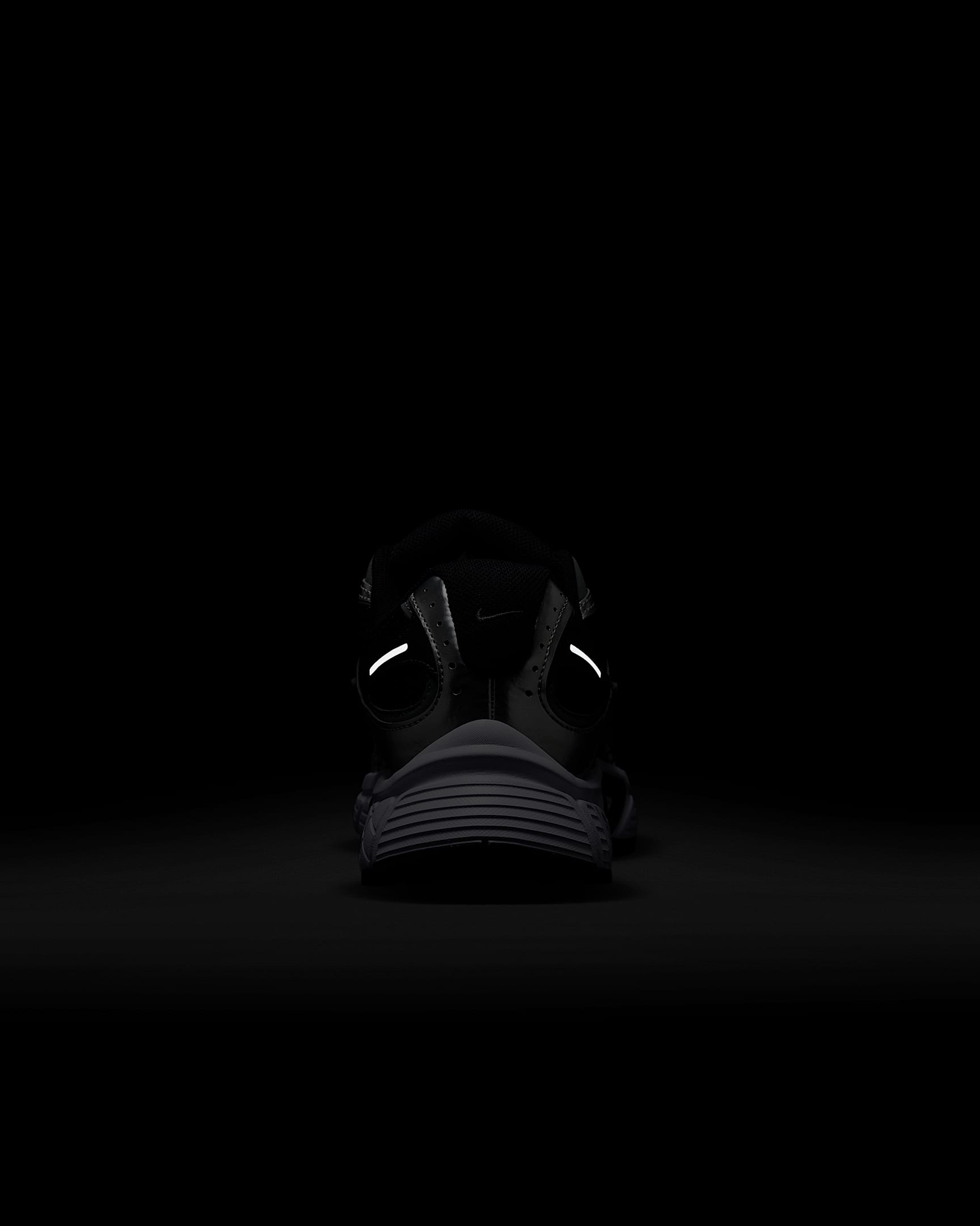 Nike V5 RNR Erkek Ayakkabısı - Siyah/Anthracite/Smoke Grey/Siyah