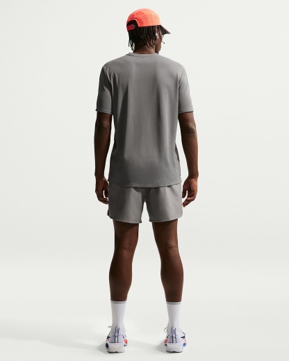 Nike Miler Dri-FIT Kısa Kollu Erkek Koşu Üstü - Smoke Grey/Iron Grey