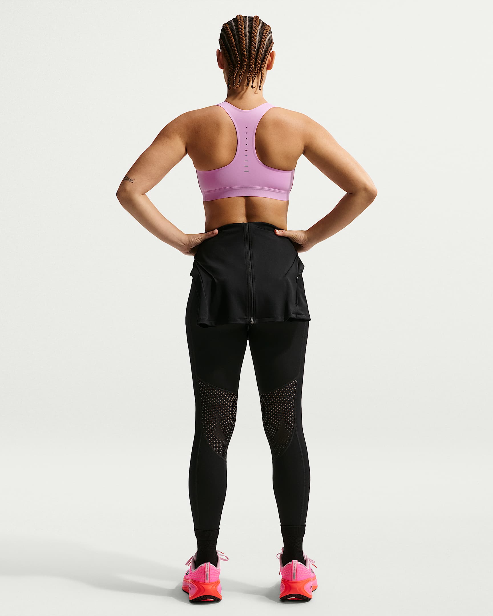 Nike Swift Yüksek Destekli Hafif Astarlı Kadın Spor Sütyeni - Light Magenta/Gümüş Rengi
