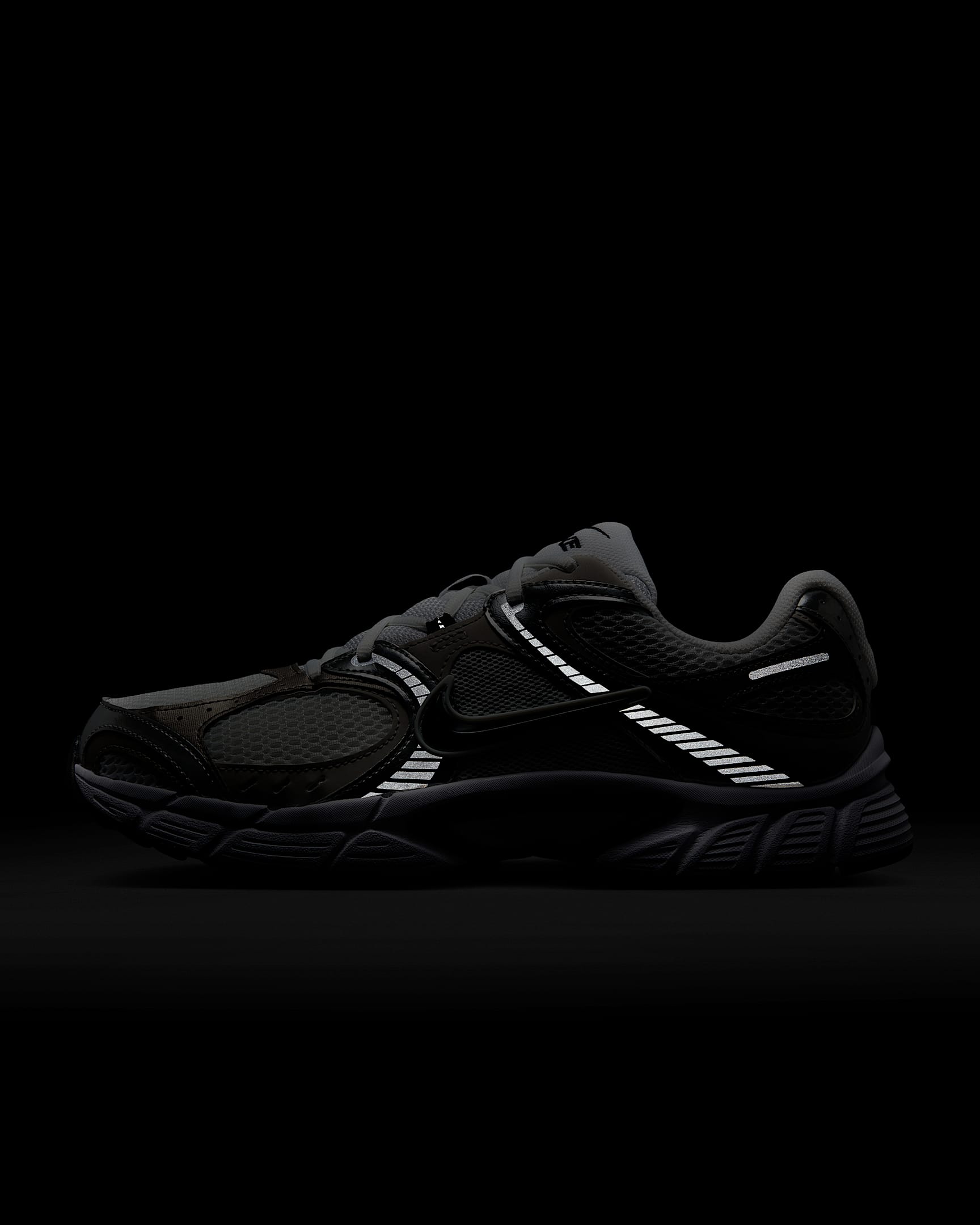 Nike V5 RNR Erkek Ayakkabısı - Beyaz/Vast Grey/College Grey/Siyah
