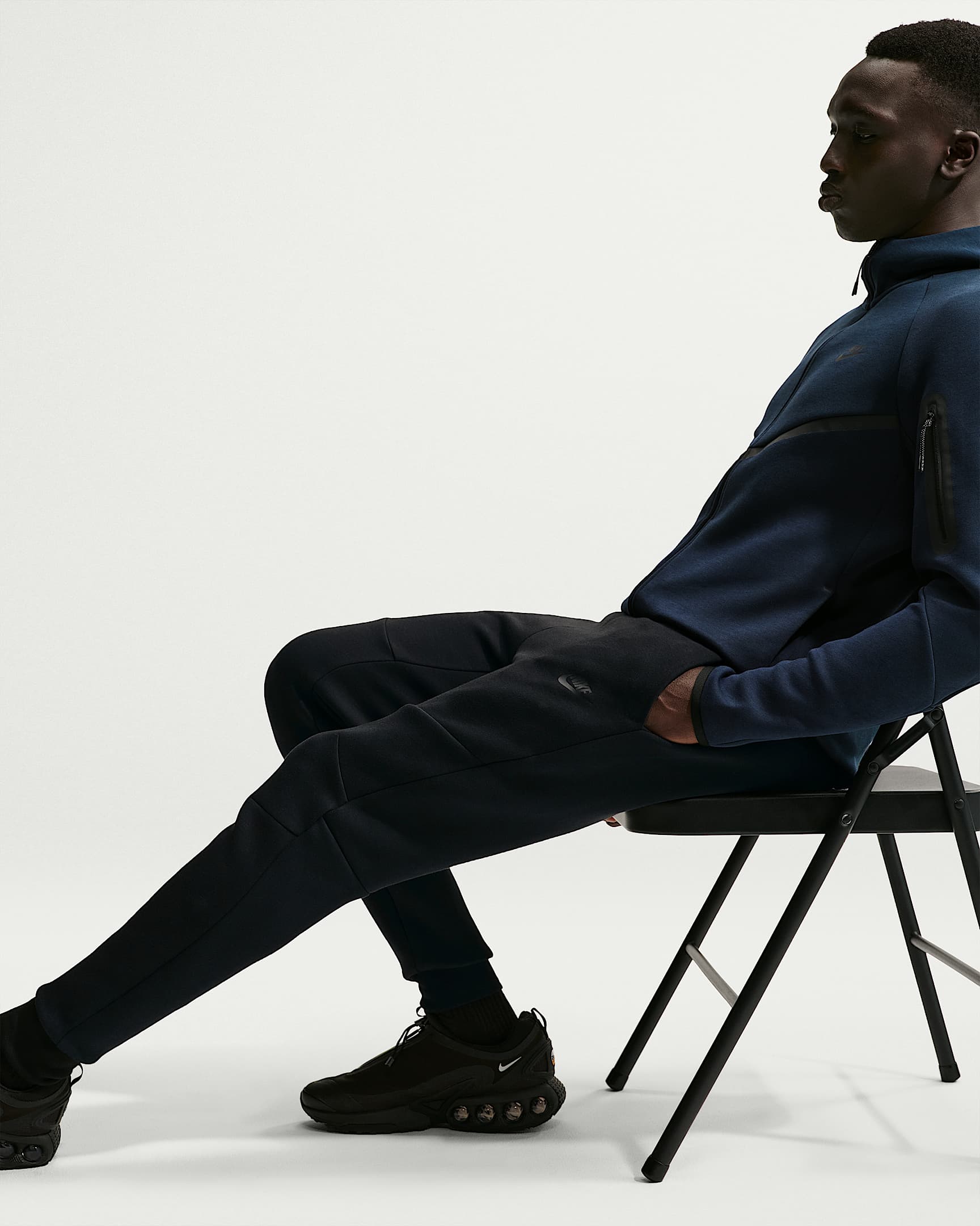 Nike Tech Fleece Erkek Jogger'ı - Siyah/Siyah