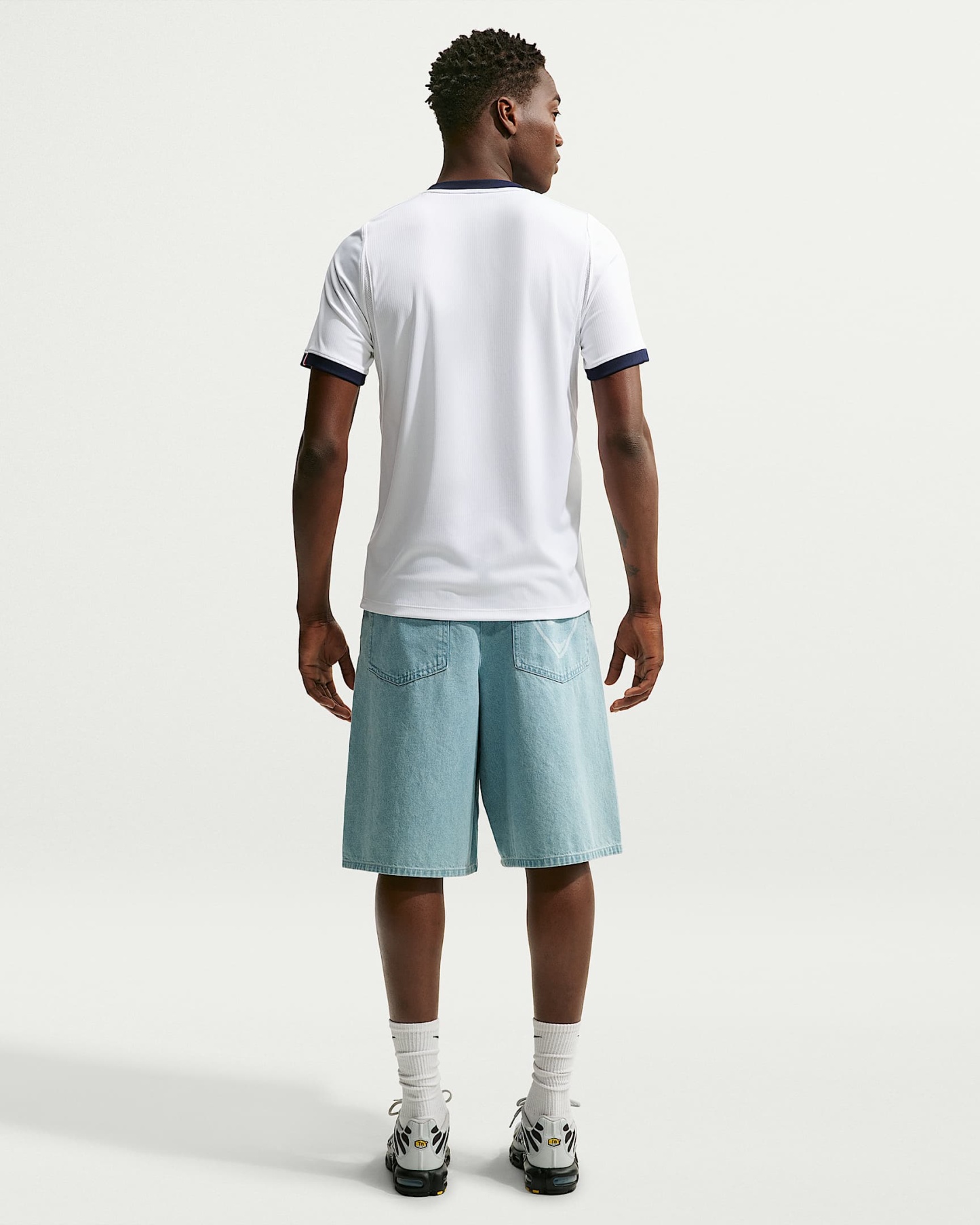 Paris Saint-Germain 2026/27 Stadyum Deplasman Nike Dri-FIT Erkek Futbol Taraftar Forması - Beyaz/College Navy/Global Red/College Navy