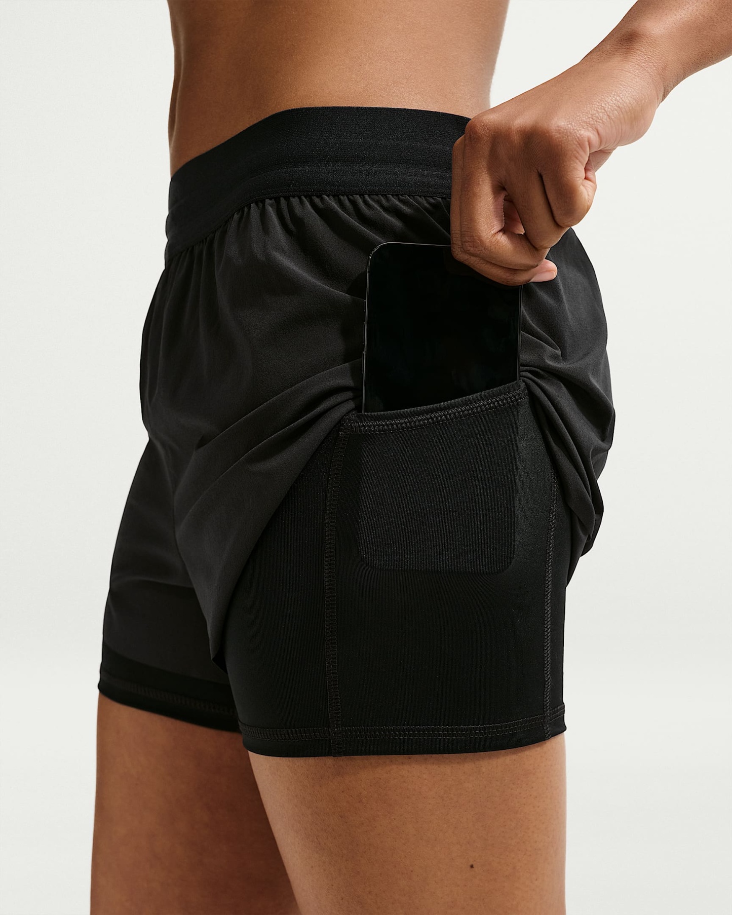 Nike Swift Dri-FIT Normal Belli 2'si 1 Arada Kadın Koşu Şortu - Siyah