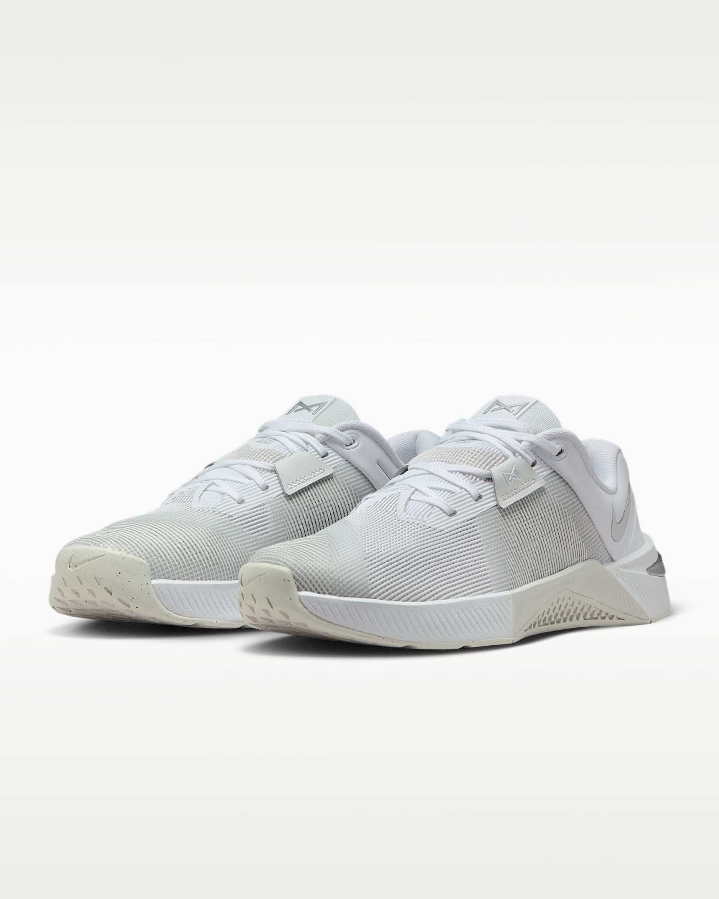 Nike Metcon 10 Kadın Antrenman Ayakkabısı - Beyaz/Platinum Tint/Wolf Grey/Metallic Silver