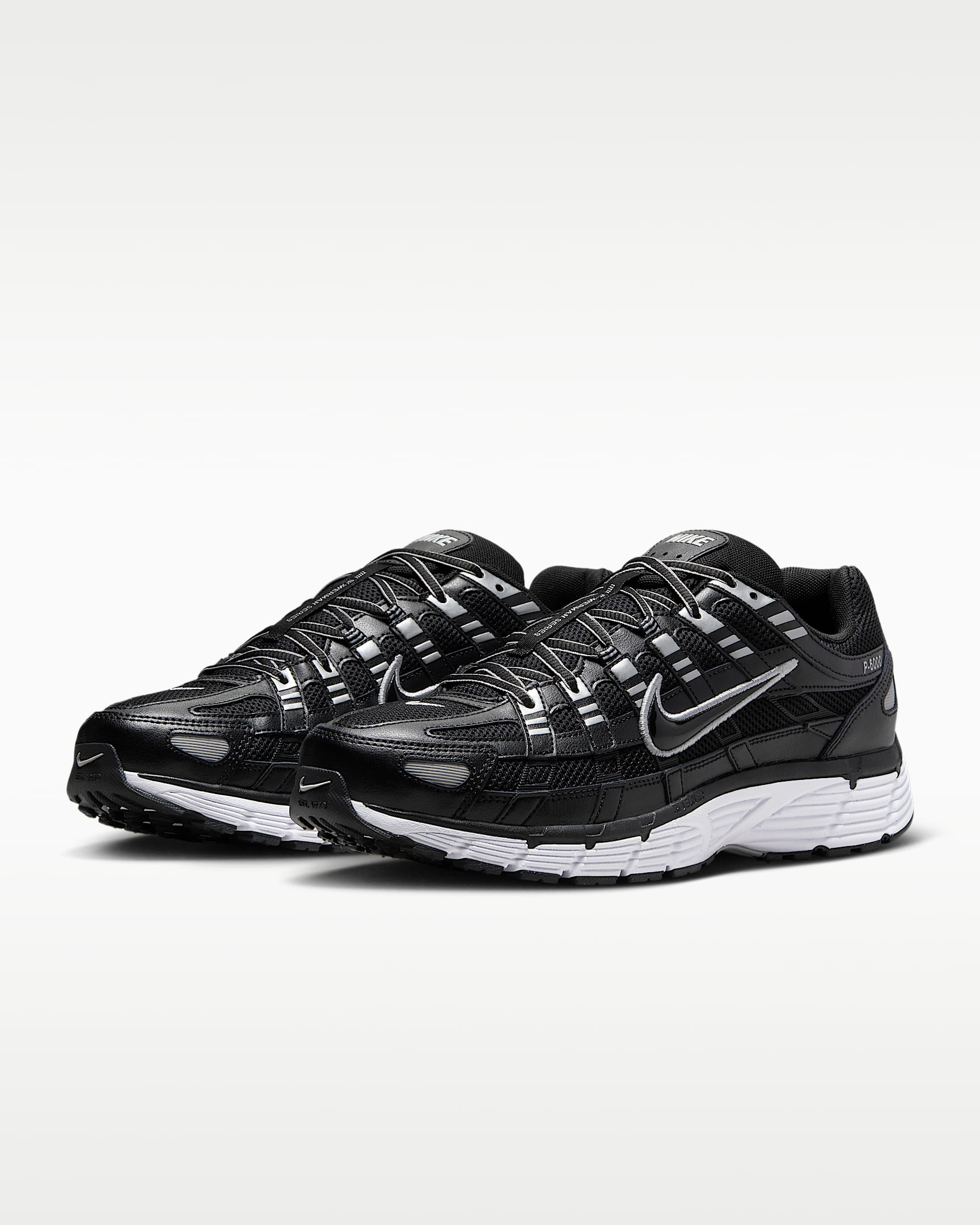 Nike P-6000 Ayakkabı - Siyah/Beyaz/Metallic Silver/Siyah