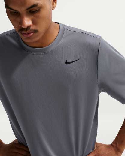 Nike Dri-FIT Erkek Antrenman Tişörtü - Smoke Grey/Siyah