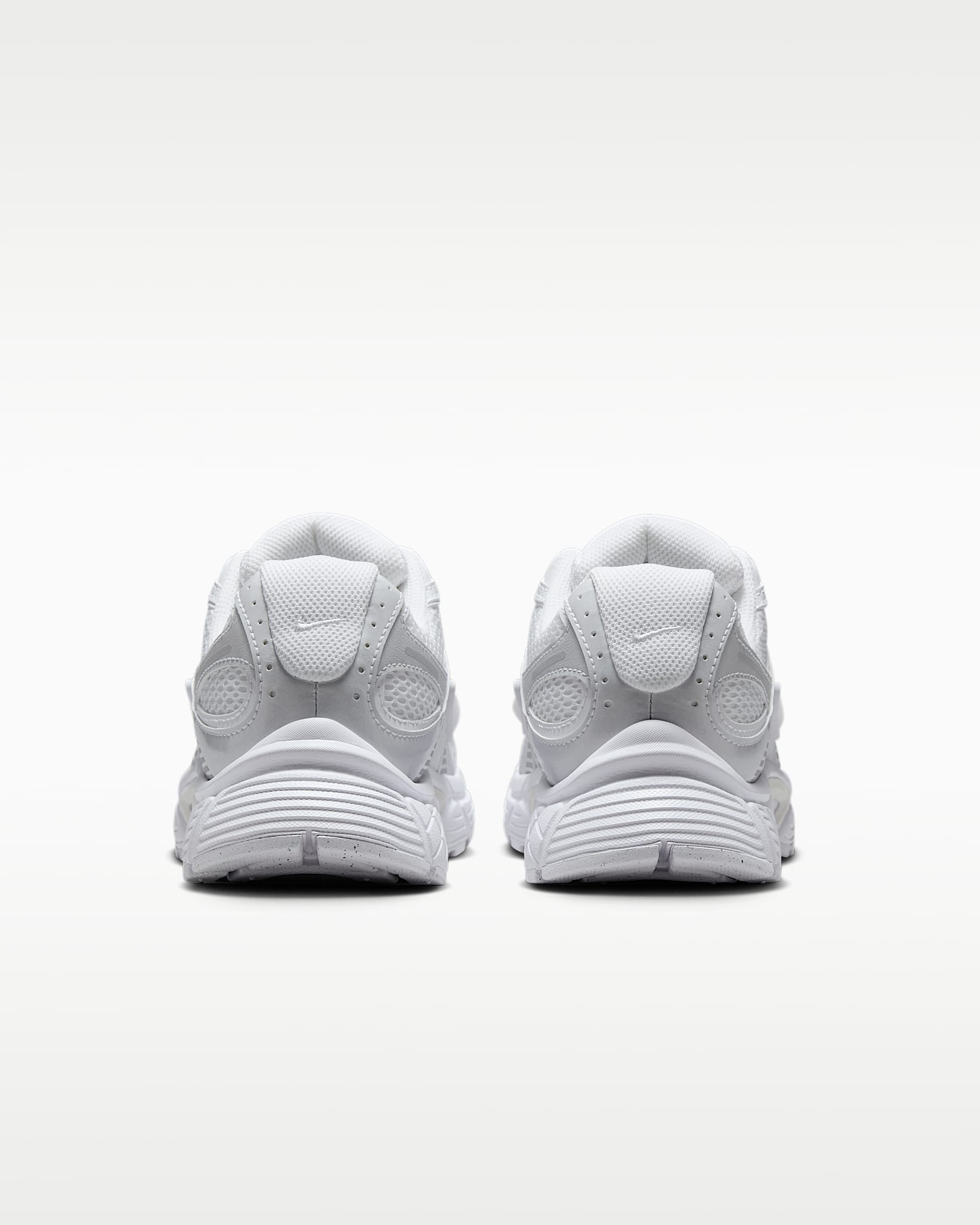 Nike V5 RNR Yansıtıcı Tasarım Vurgulu Kadın Ayakkabısı - Beyaz/Siyah/Metallic Silver/Beyaz