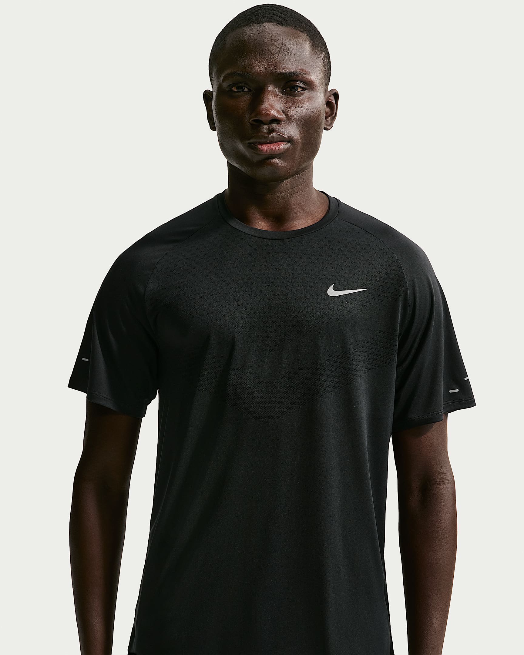 Nike Stride Dri-FIT ADV Kısa Kollu Erkek Koşu Üstü - Siyah