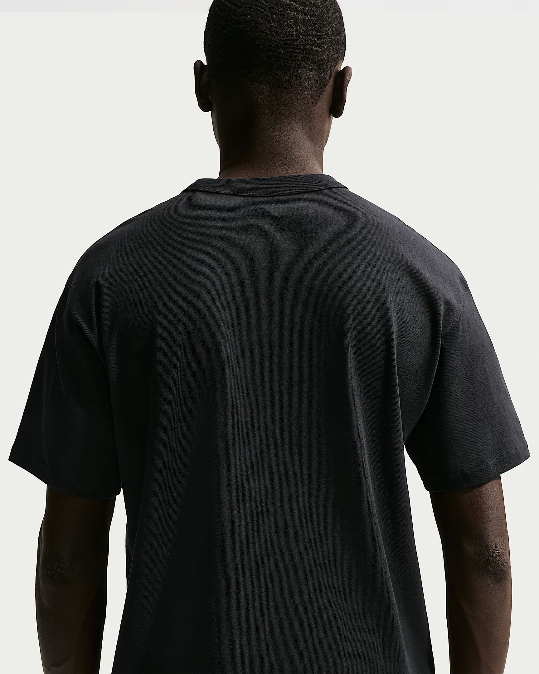 Nike Sportswear Premium Essentials Erkek Tişörtü - Siyah