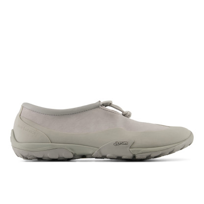 New Balance MT10 Gri Kadın Günlük Giyim MT10T8WQ - Gri